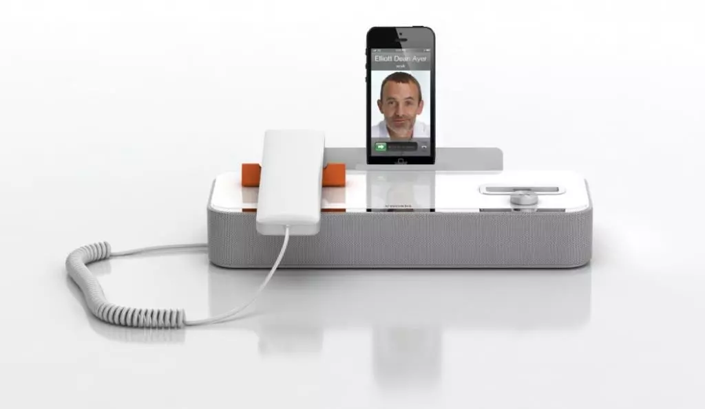 The New AudiOffice is a device that allows people to use their smartphone as a desk phone