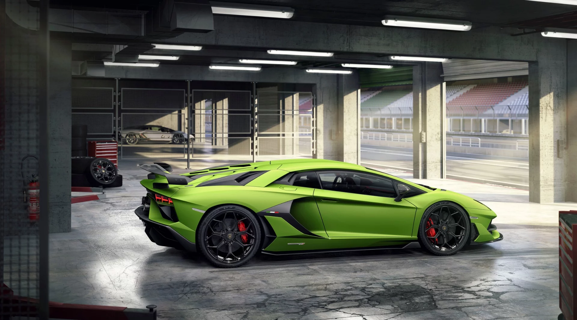 Here, Aventador changes for the SVJ are clear with larger side openings, more aggressive lower aerodynamics, etc