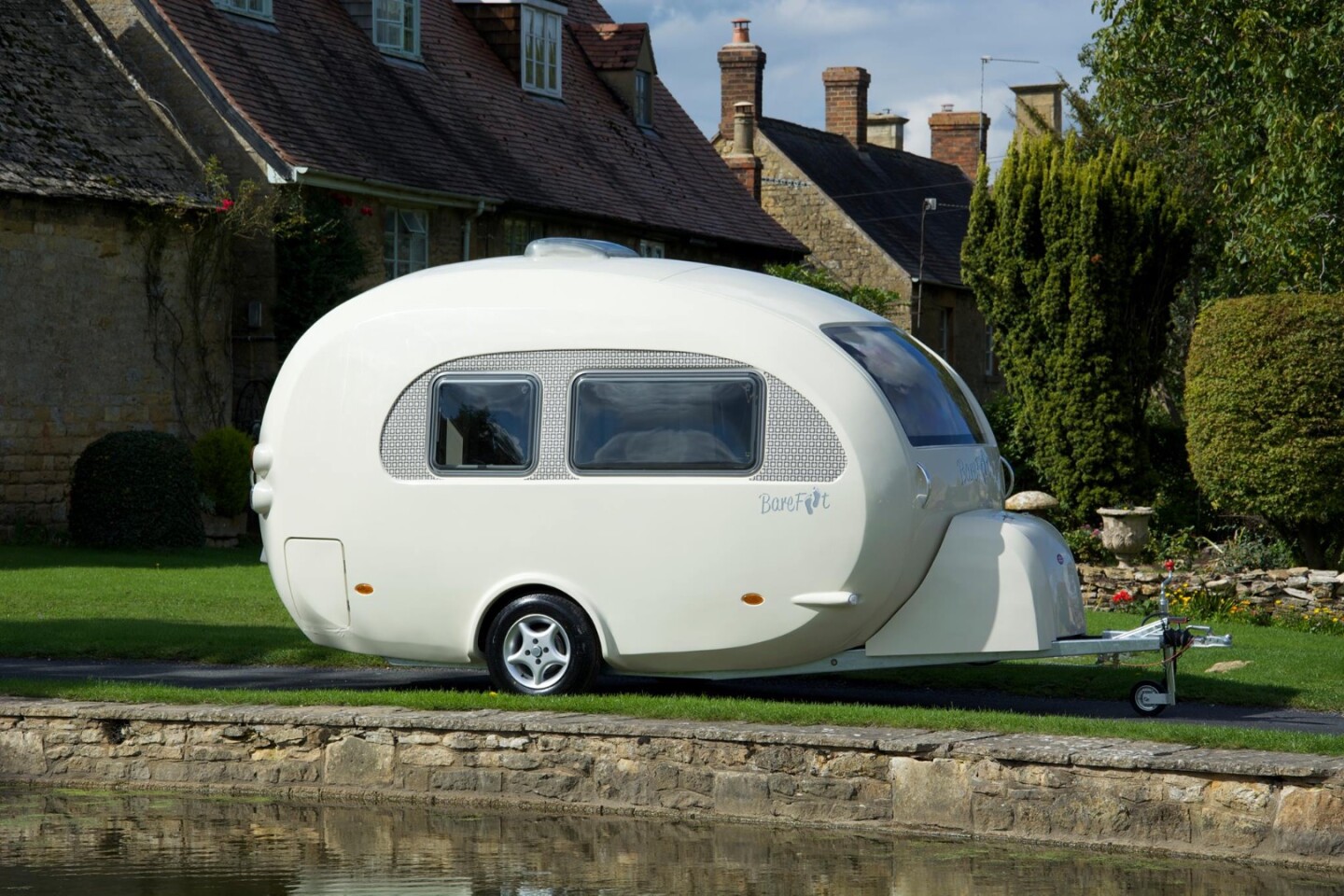 Barefoot Caravans sleep you in a rolling egg
