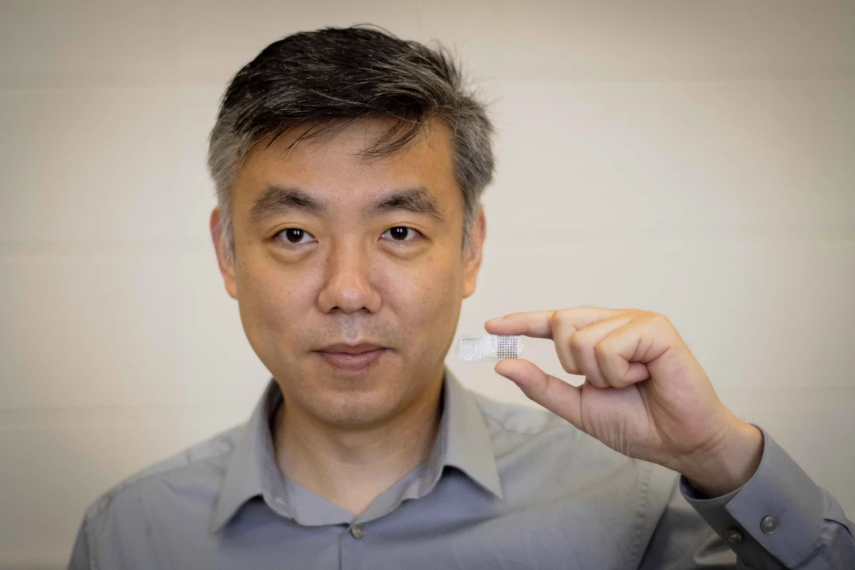 Prof. Xudong Wang with his FED (fracture electrostimulation device)