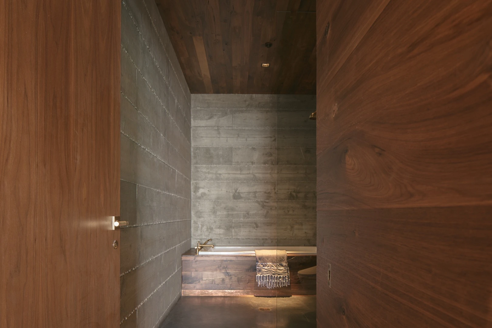 The Off-Grid Guest House has its own well, providing plenty of water for this tastefully furnished bathroom