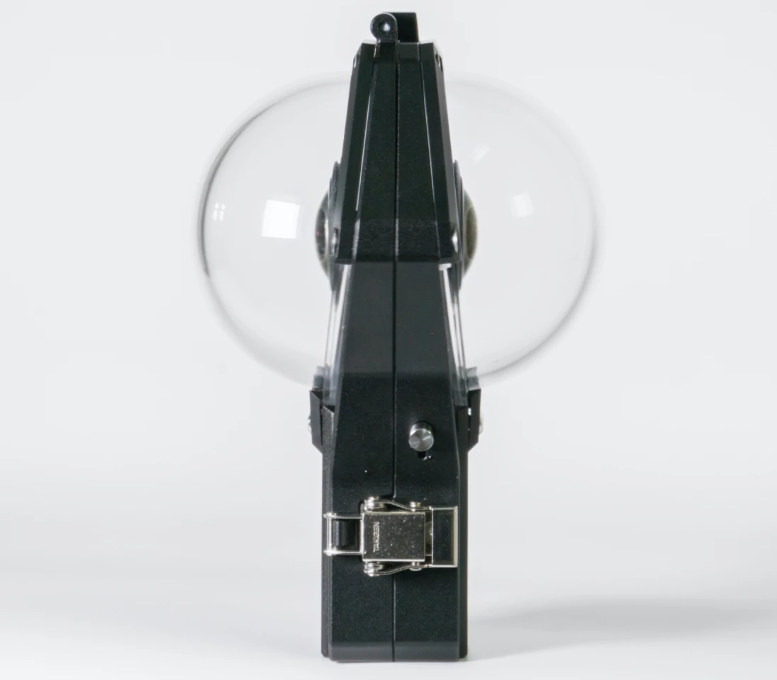 The RS360 features two 4-inch acrylic domes for the lenses, and reportedly tips the scales at 850 g (30 oz)