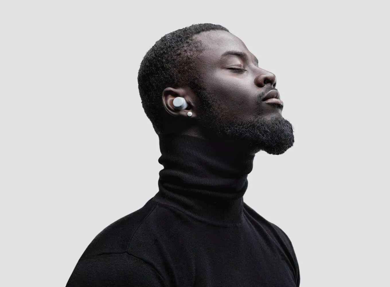 Bluetooth 5.2 offers connection stability, while support for AAC and axptX codecs promises quality sound on the go