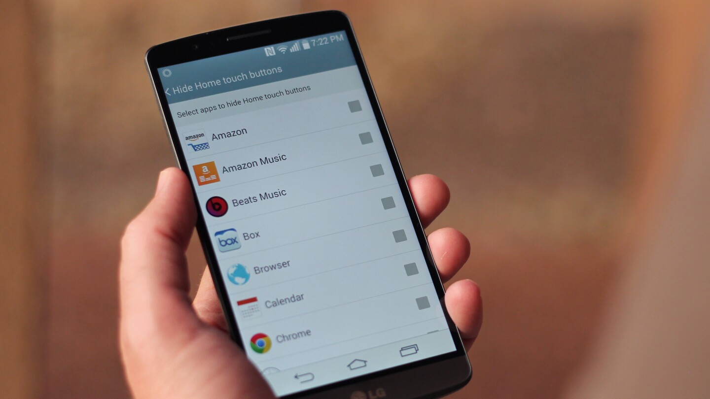 One of LG's smartest software moves was letting you hide the home buttons (navigation bar) in any app (Photo: Will Shanklin/Gizmag.com)