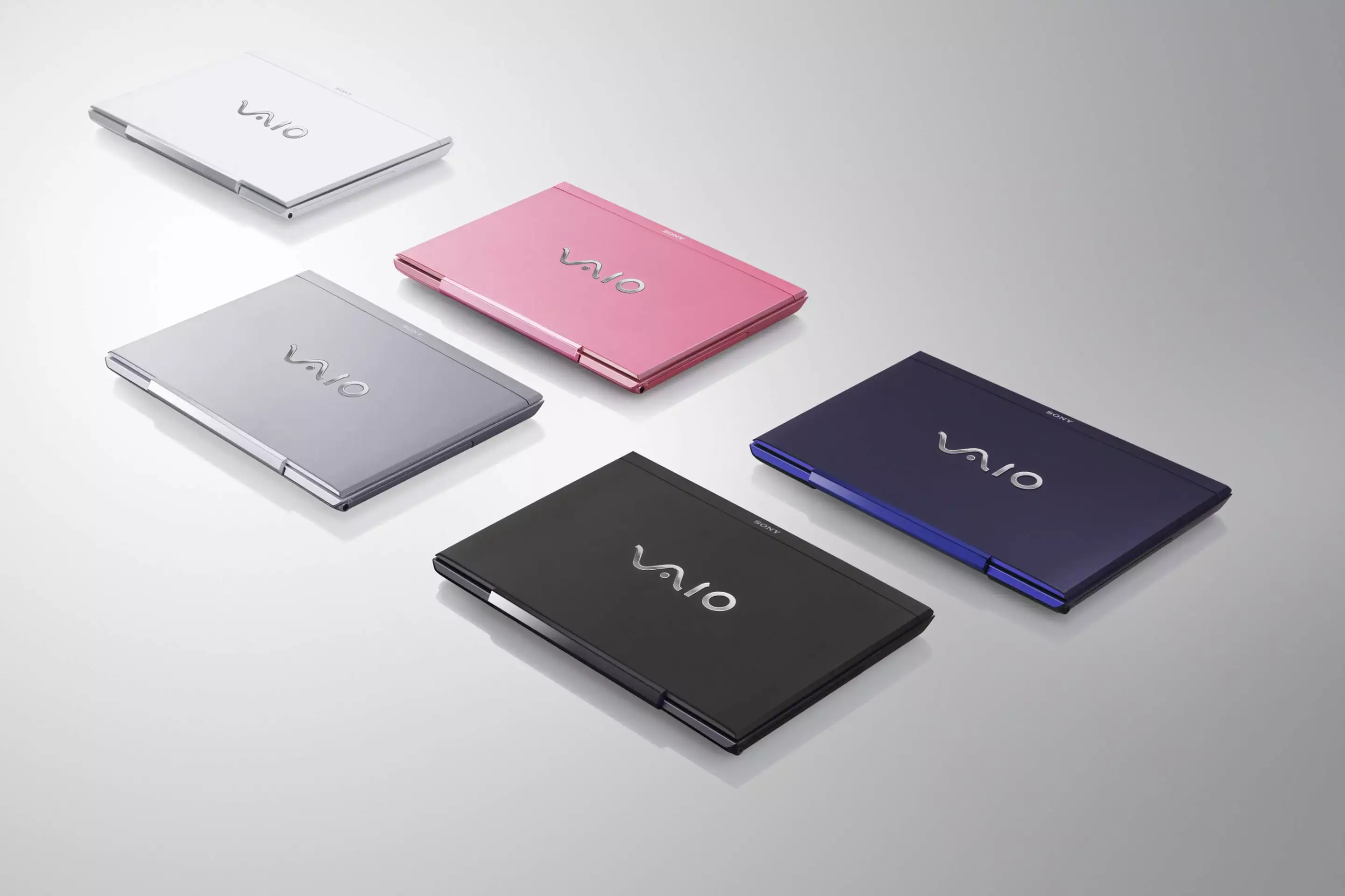Sony's new VAIO S series 13.3-inch notebook has a dual battery option to double the run time, hybrid graphics that swaps between integrated and installed graphics, and a fast boot into Windows