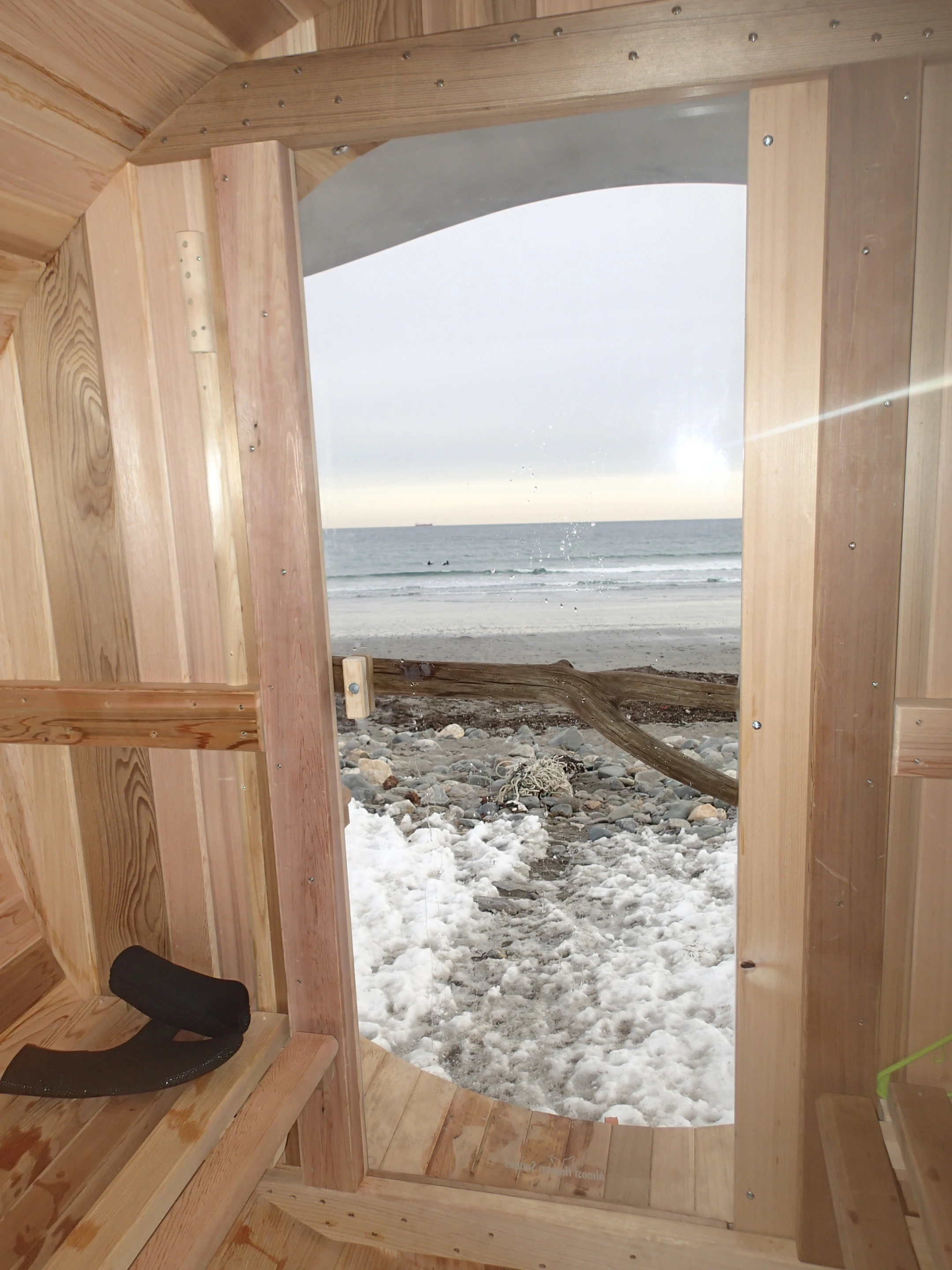 The chassis and hardware are made from both "marine grade" galvanized and stainless steel in order to make sure it can withstand prolonged exposure to sea water (Photo: Surf Sauna)
