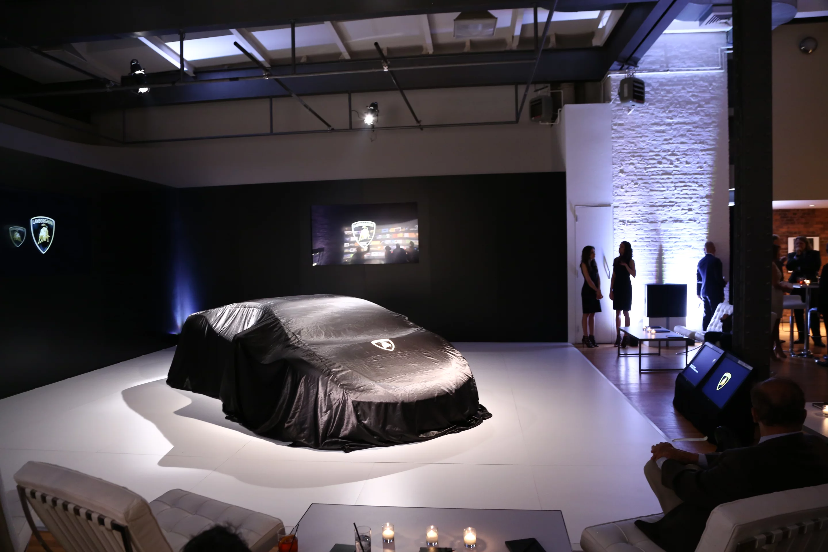 The new Huracán prior to its unveiling at a private event in New York City last week (Photo: Angus MacKenzie/Gizmag.com)