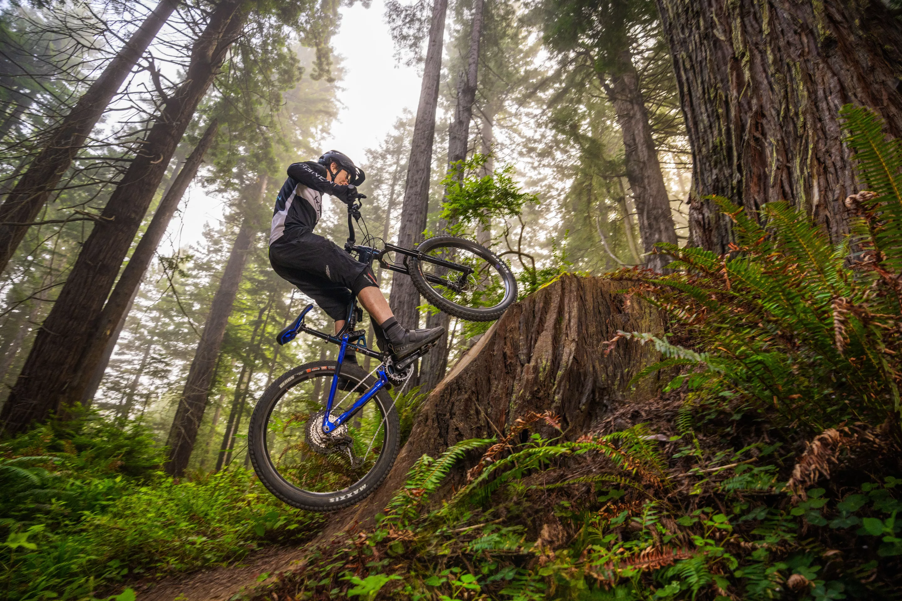 The YDX-Moro 07 sports a TranzX dropper post with up to 170 mm of travel