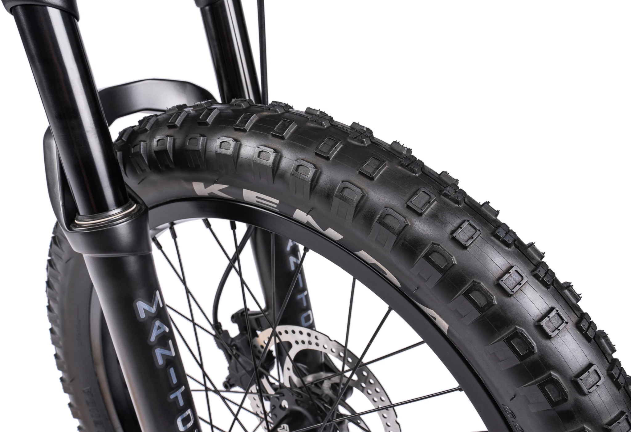 The Swamp Master rolls on 20 x 2.6-inch Kenda Kaos Tires, mounted on 38-mm-wide Éclat Bondi Rims paired with Éclat Exile hubs