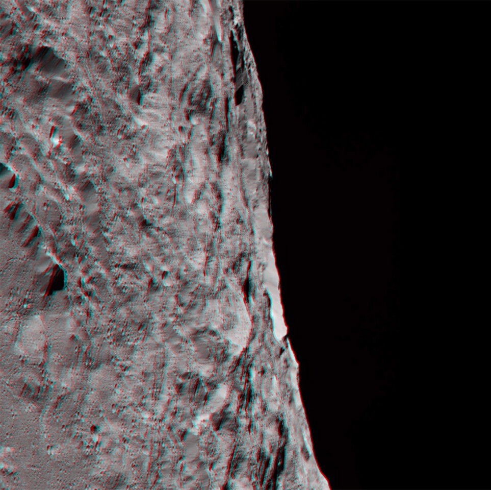 The footage includes two 3D images of Ceres' southern hemisphere, designed to be viewed using red-blue glasses
