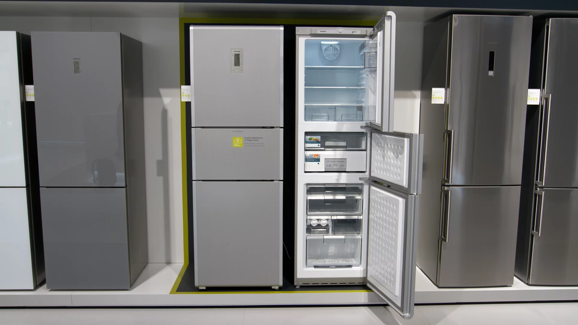 Siemen’s KG38QAL30 Freshness Center features a vacuum drawer to keep food fresher, longer