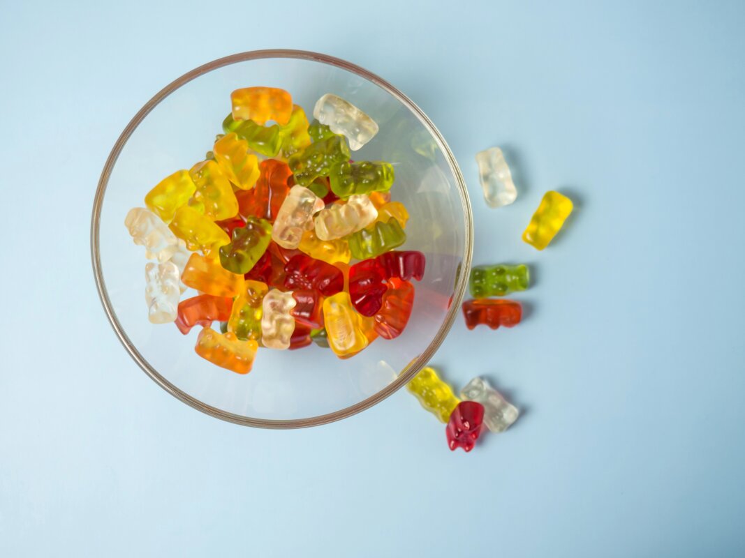 After-meal gummies deliver army of good bacteria to fight gum disease