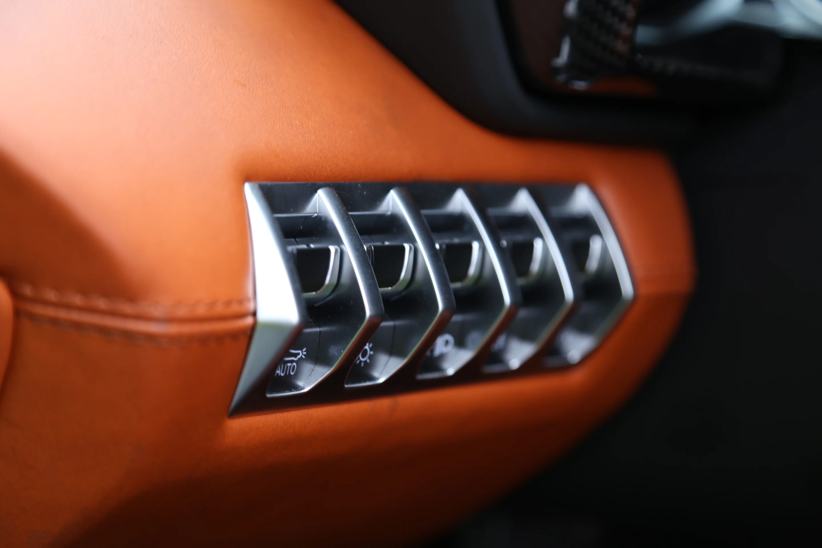 Aventador Anniversary Roadster's interior beautifully contrasts with the car's moody and ominous exterior matte finish(Photo: Angus MacKenzie/Gizmag.com)
