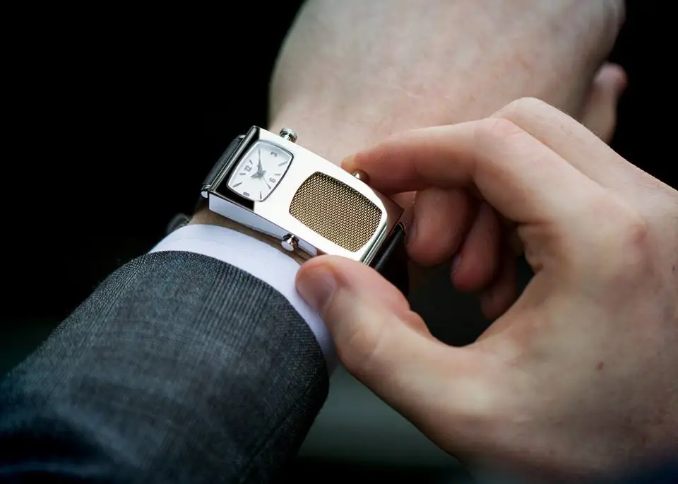 The new Dick Tracy watch will keep time and make calls