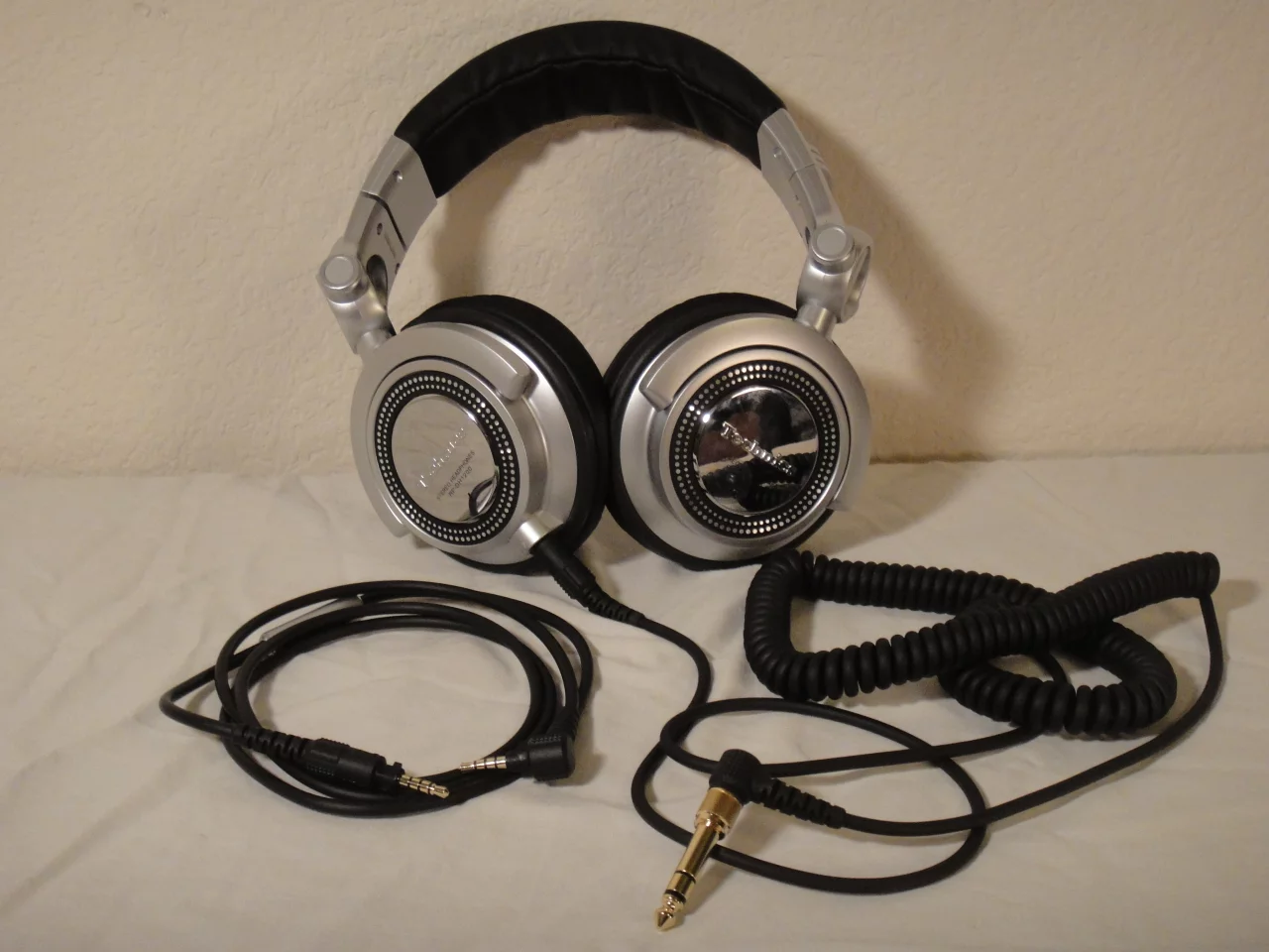 Panasonic is currently selling the Technics RP-DH1250 Pro DJ headphones through its website and select retailers