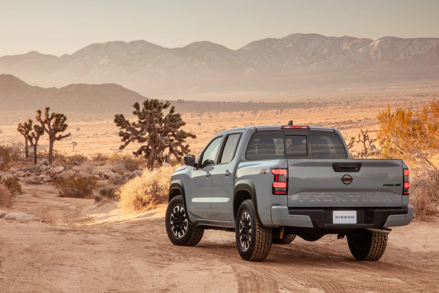 For the first time in the Frontier's history, it now includes a damped tailgate