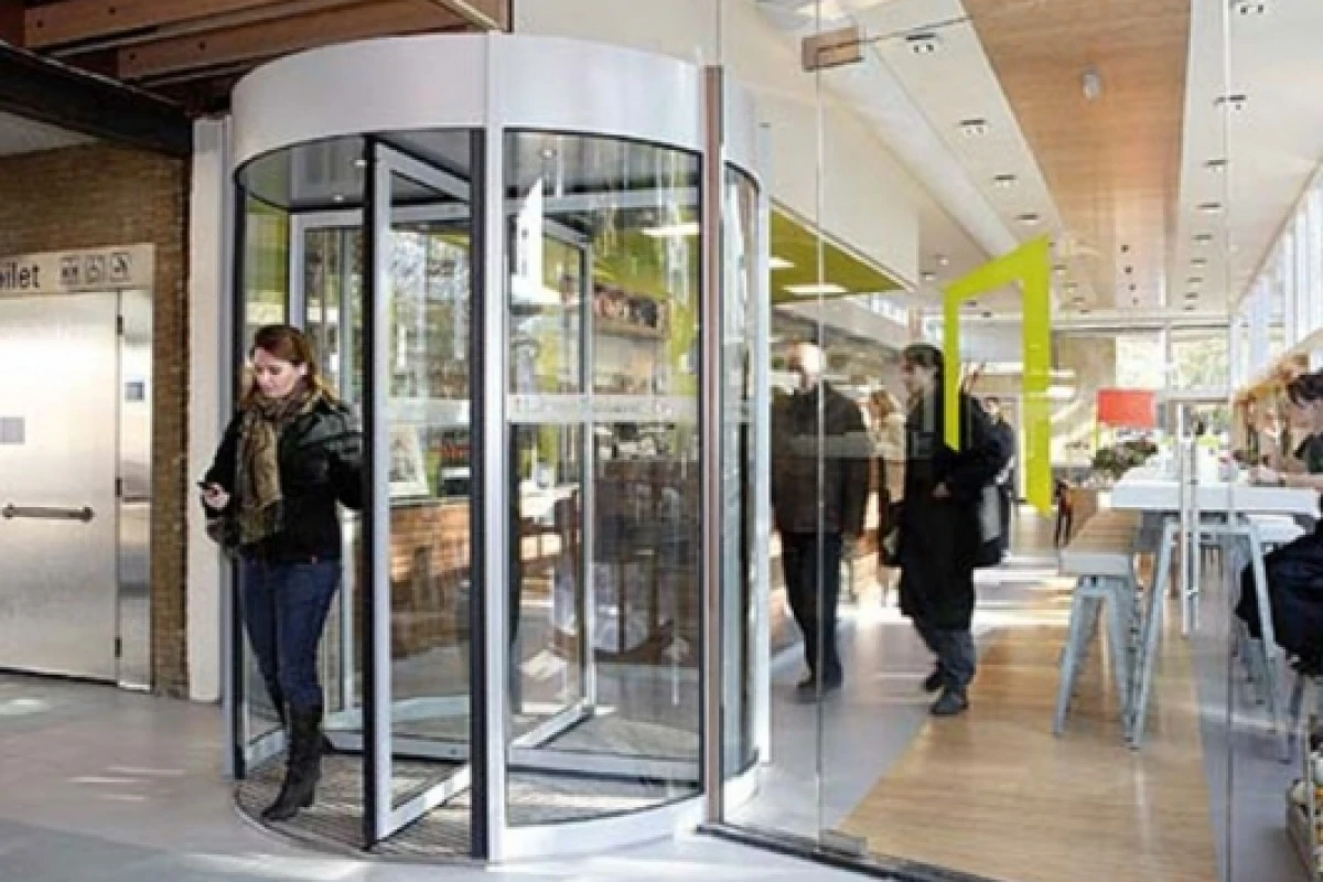 The energy generating revolving door at the Driebergen-Zeist railway station