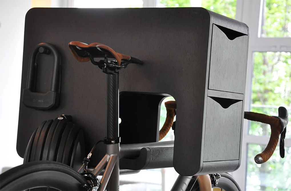 Bike Butler avoids the need to drill holes into the wall and allows the users to simply hook their bike onto the center of the stand (Photo: Edoardo Campanale/Gizmag)