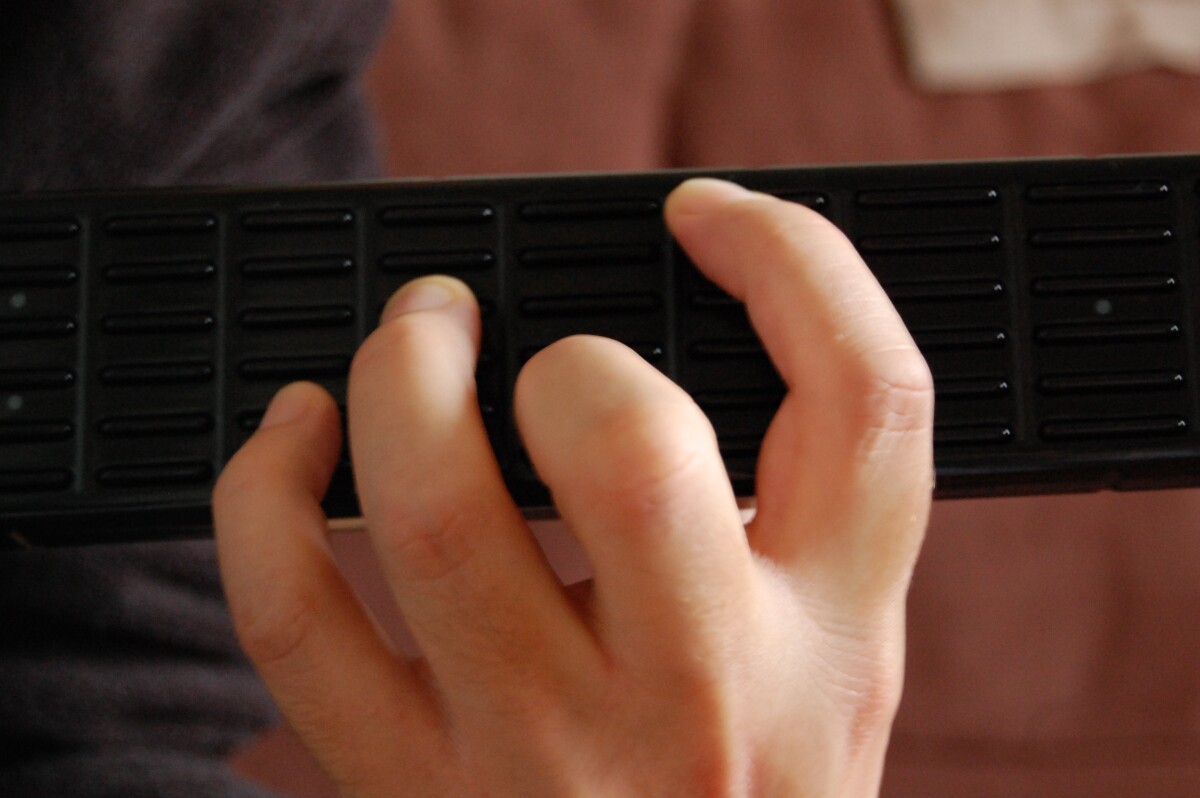 I had thought that pressing down buttons to get a sound might be a bit strange but was pleasantly surprised by the experience - the Kitara's buttons respond to even the lightest of touch, sliding up and down a row of buttons is oddly smooth