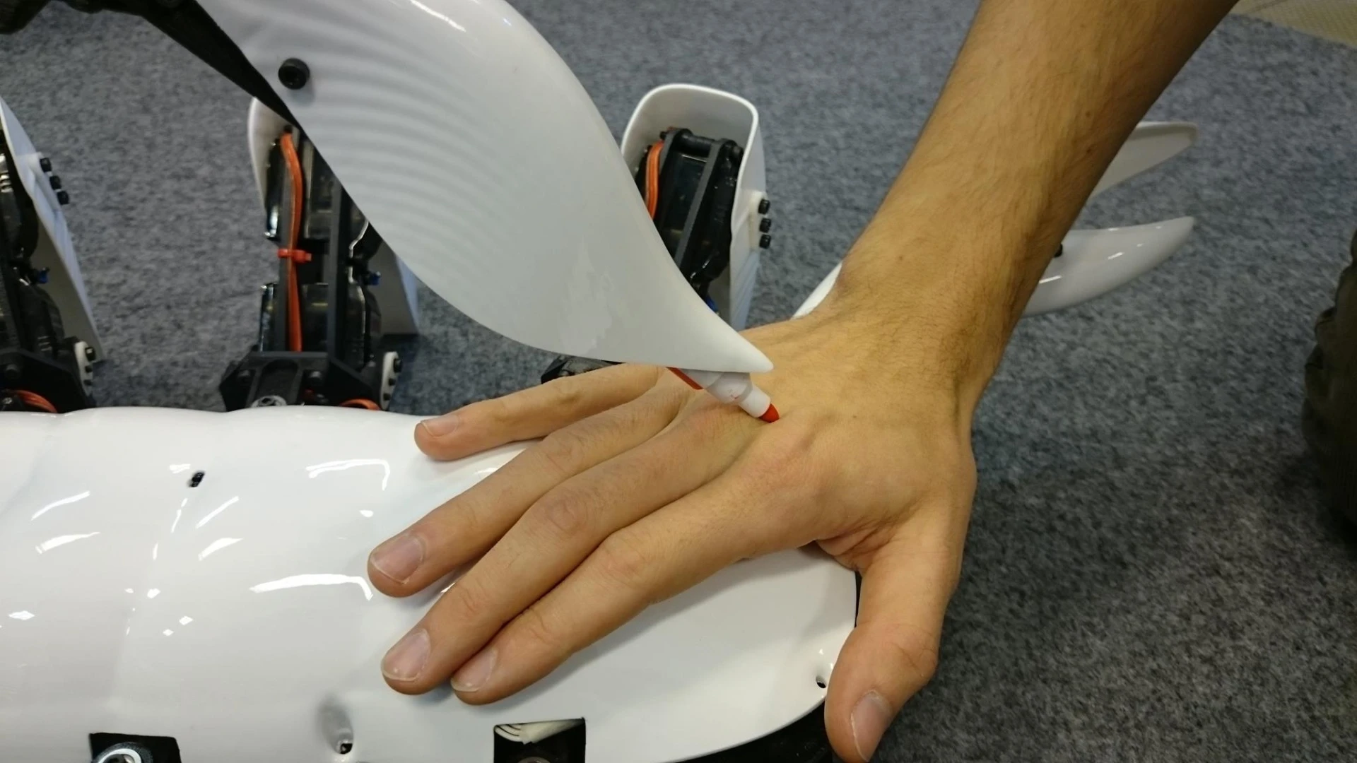 Get too close and the Scorpion Hexapod will stab you
