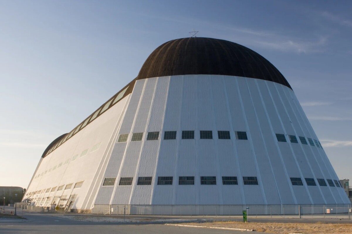 Google's restoration of the mammoth Hangar One now complete