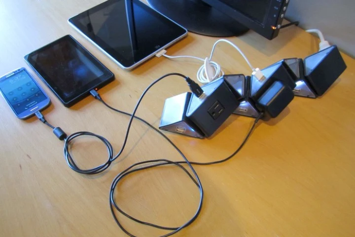 TwistVolt with multiple devices plugged in