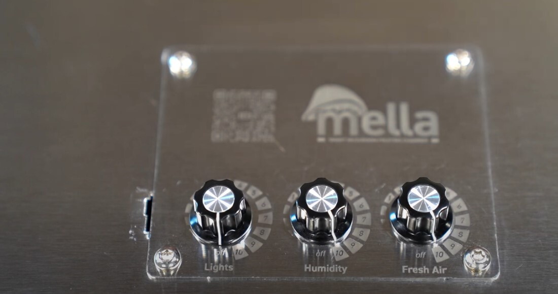 Control dials on the Mella