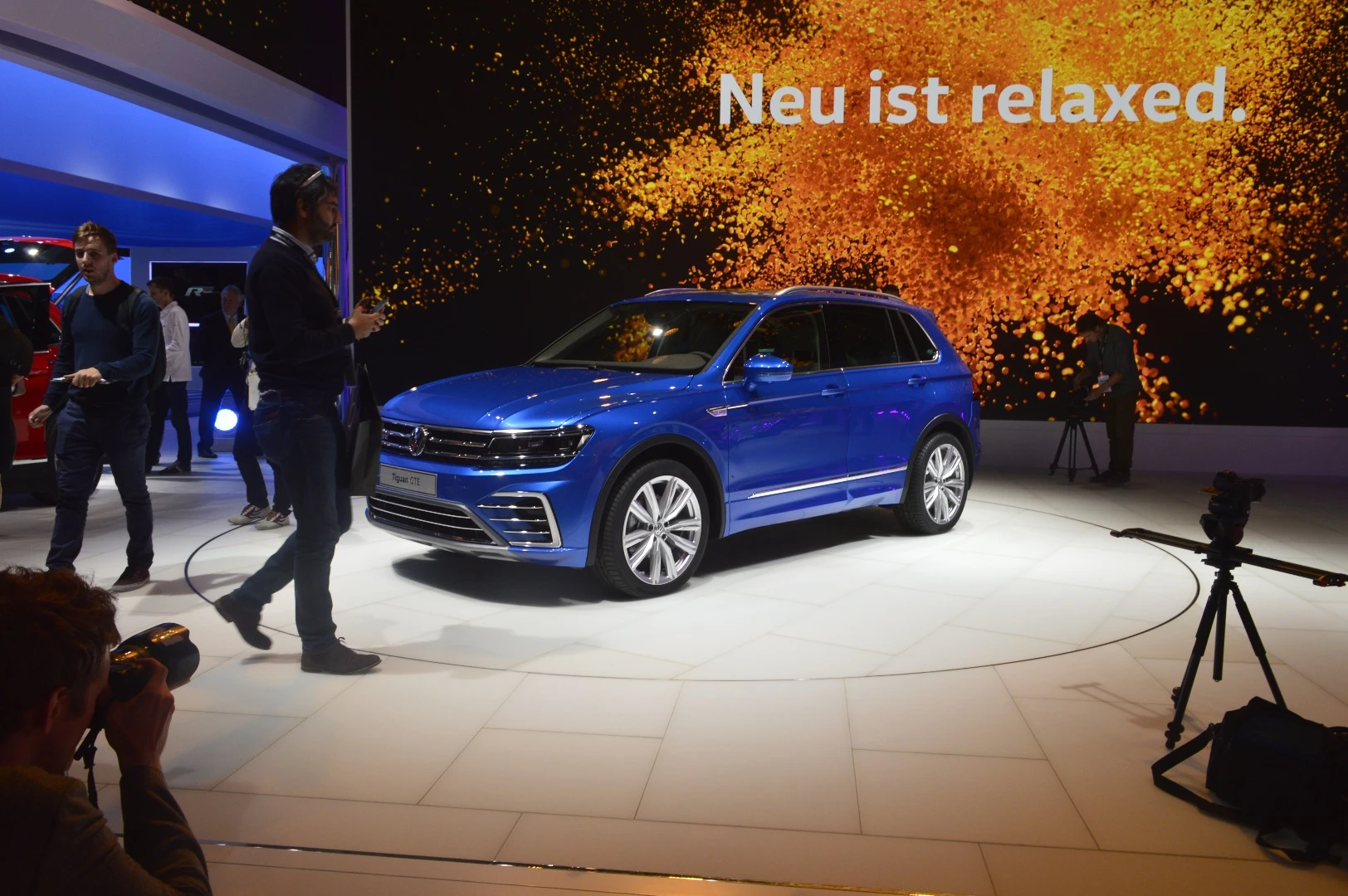 With its angular headlamps and sharp creases, the Tiguan shares styling cues with the Cross Coupe GTE concept shown earlier this year in Detroit