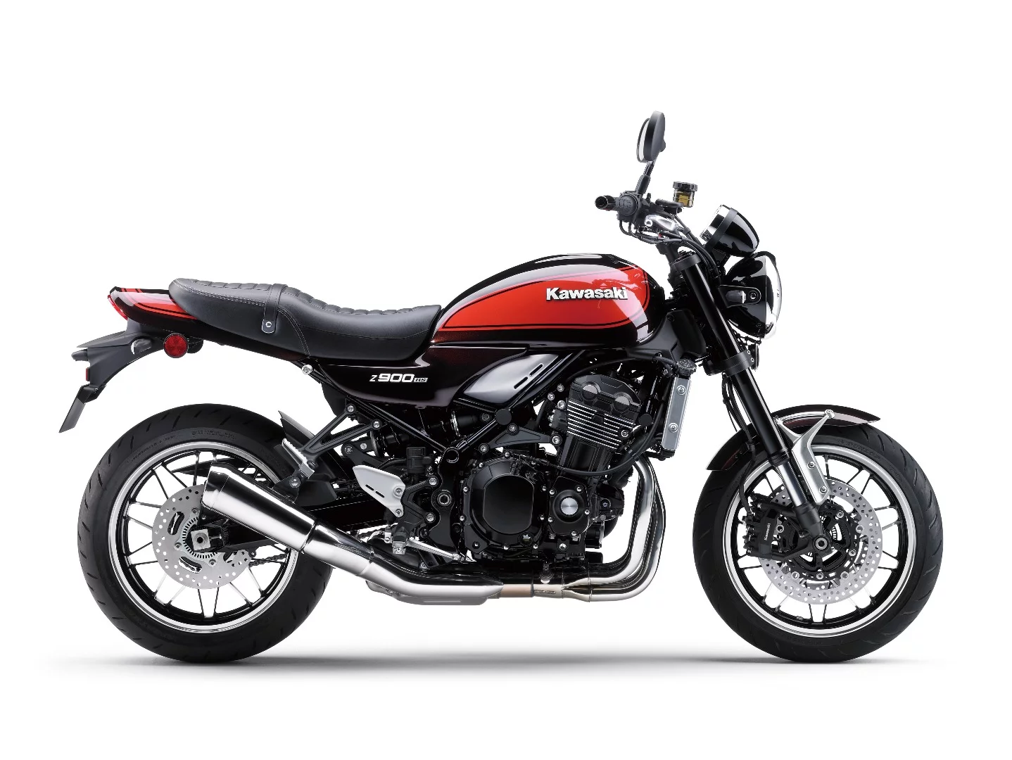 The single exhaust of the 2018 Kawasaki Z900RS does not look anything like the four tubes of the original 1972 model