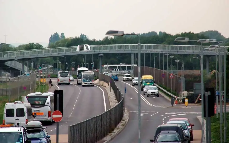 Designed by UK-based company ULTra PRT, the system consists of 22 podcars, operating on 2.4 miles (3.86 km) of track