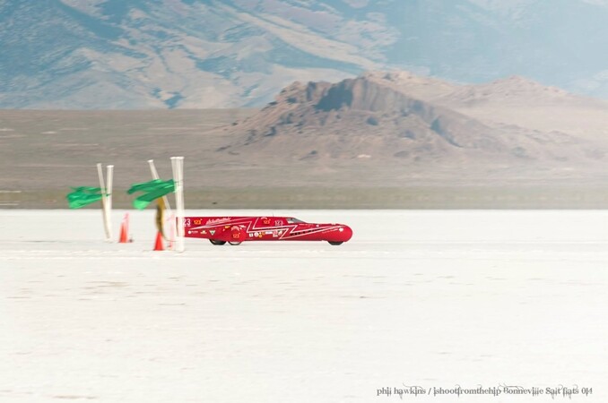 Eva Håkansson and KillaJoule entering the measured mile at 240 mph (Photo: Phil Hawkins)