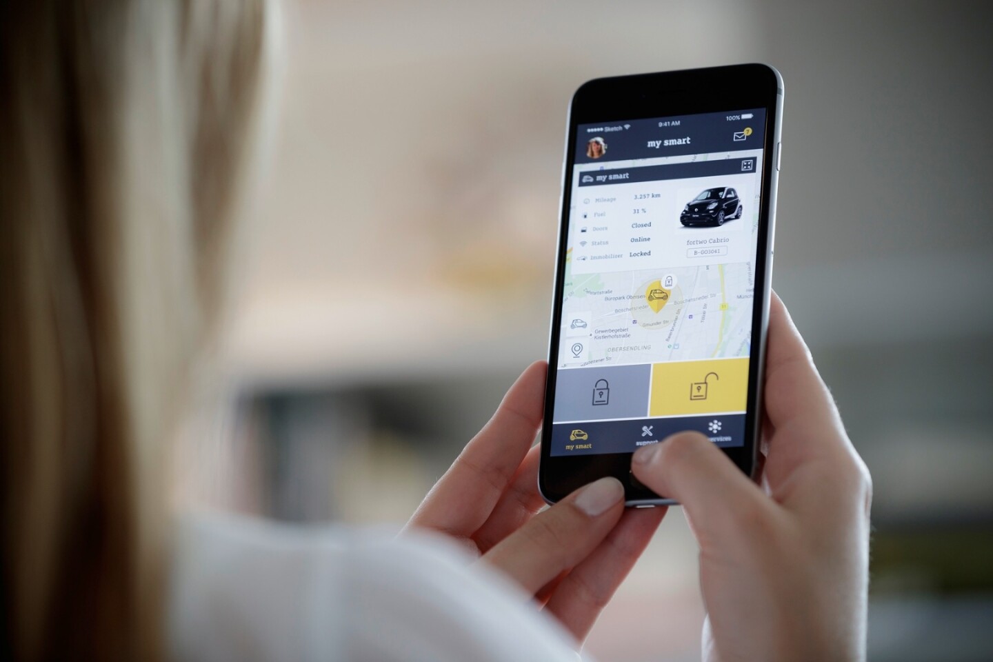 For the in-car delivery, both the courier and the customer use special mobile apps that will be available for iOS and Android at first