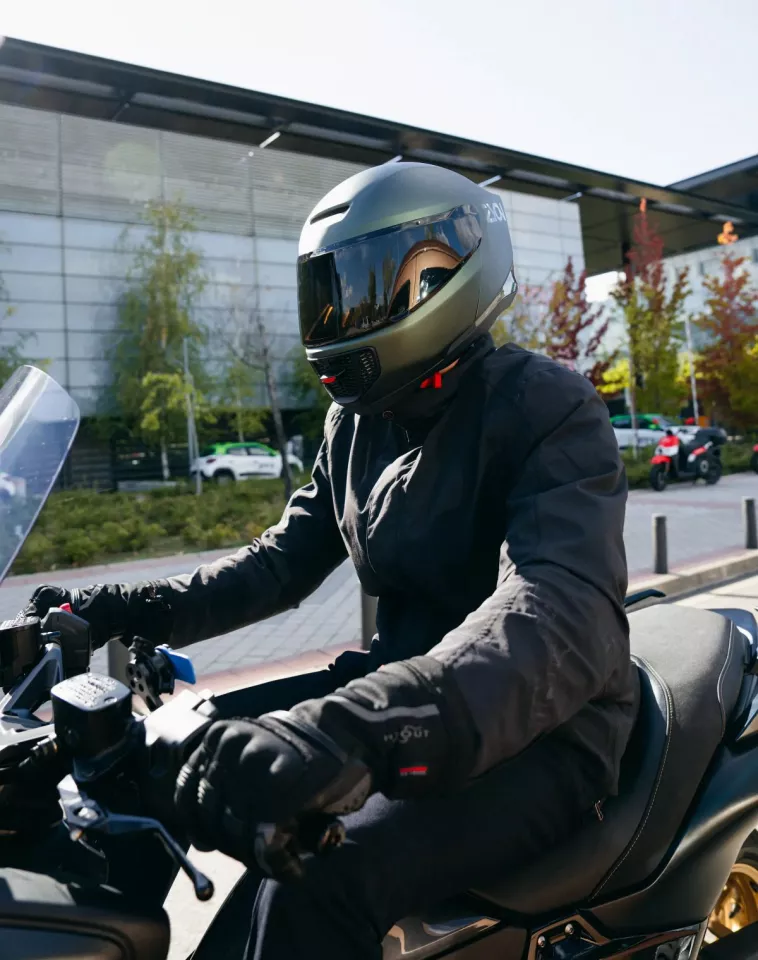 The helmet looks cool and packs a neat feature set – what remains to be seen is how it compares to similarly priced lids on safety