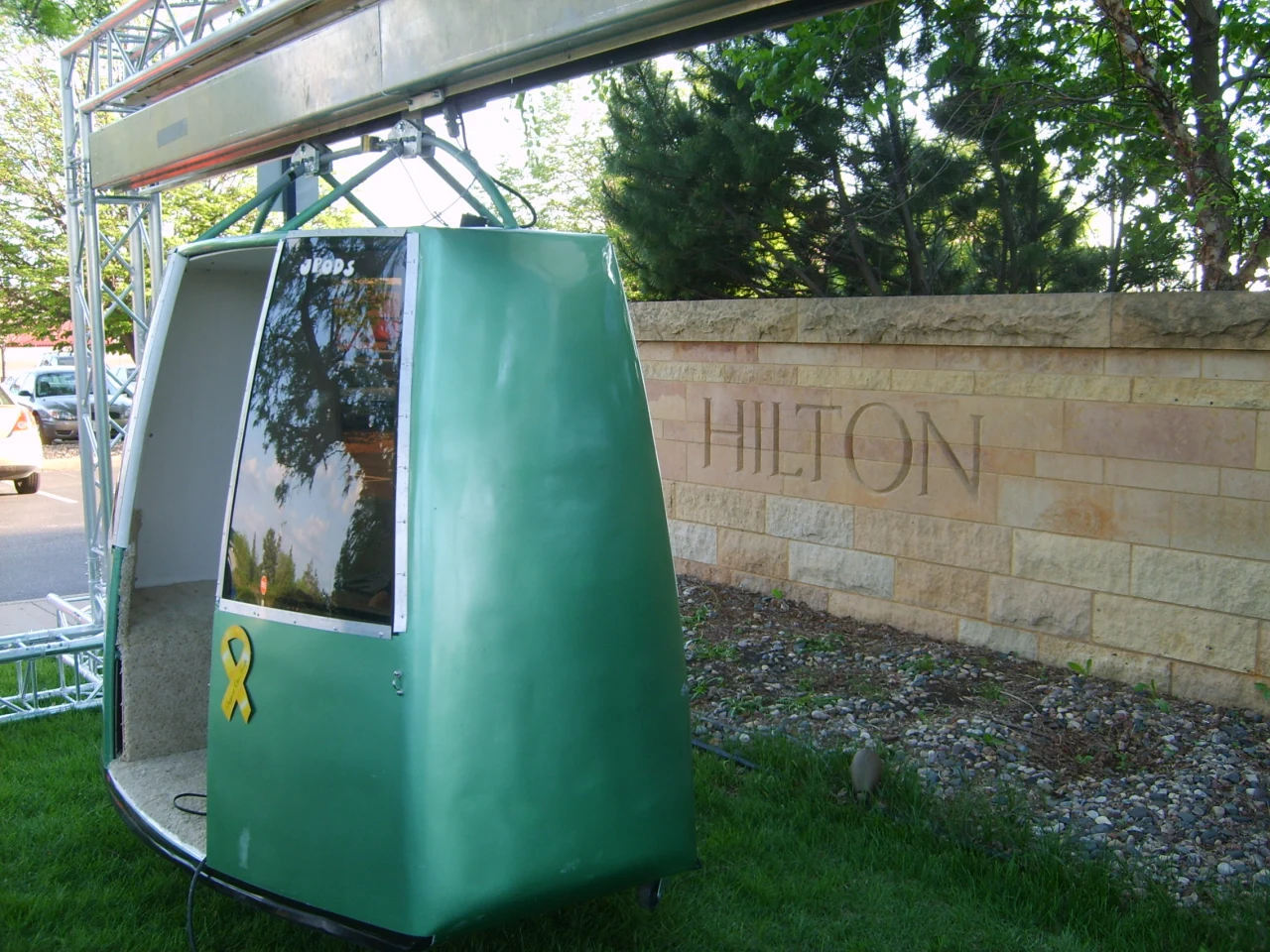 A short rail working demo unit has been built to demonstrate various operational aspects of the JPods concept
