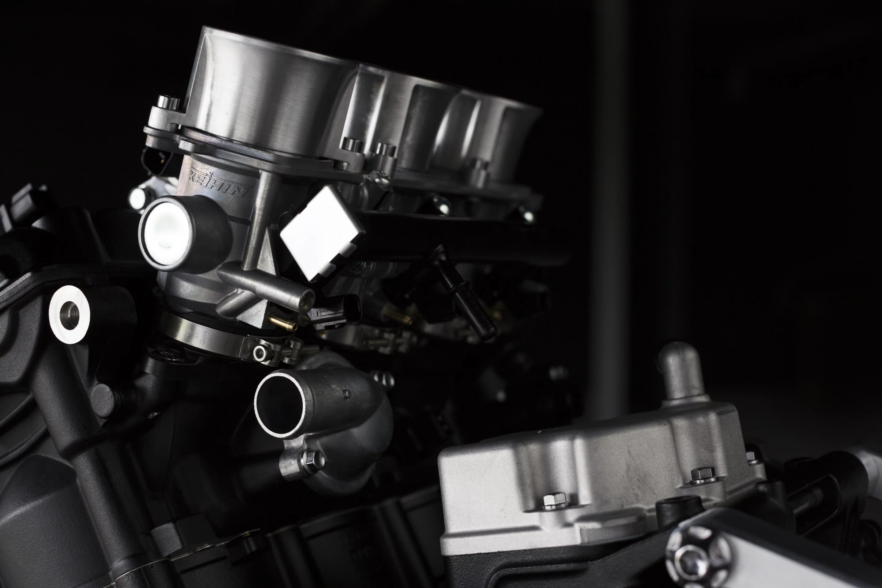 Triumph's Street Triple 765 engine: Keihin injection