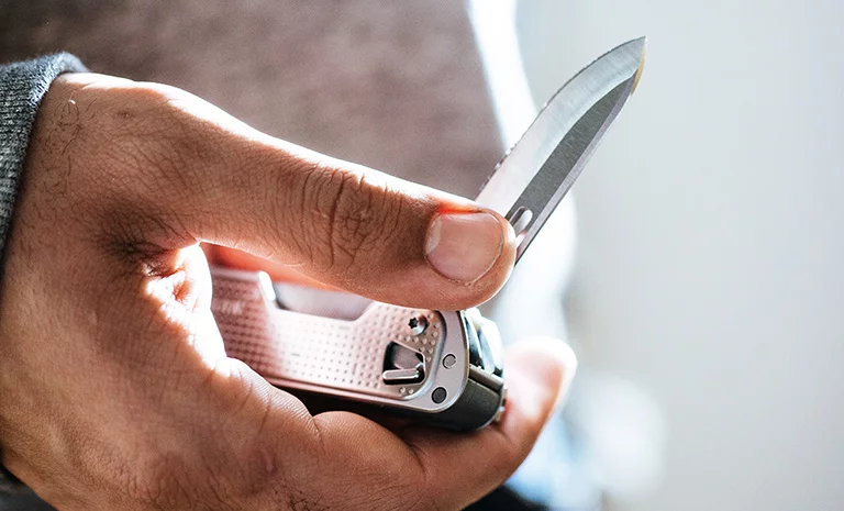 The Leatherman Free T4 is weighs 4.3 oz (122 g)