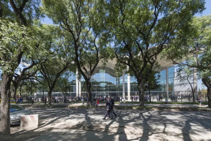 Buenos Aires Ciudad Casa de Gobierno covers an area of 32,000 sq m (345,000 sq ft) (Photo: Nigel Young/Foster + Partners)