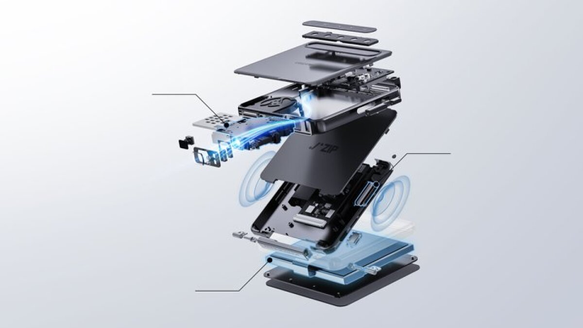 Compact Mini Projector Features a Self-Supporting Tri-Fold Hinge Design ?url=http%3A%2F%2Fnewatlas Brightspot.s3.amazonaws.com%2F34%2F7a%2F646d61974293a0206b831f7eaa13%2F3.%20Tri Fold%20Design