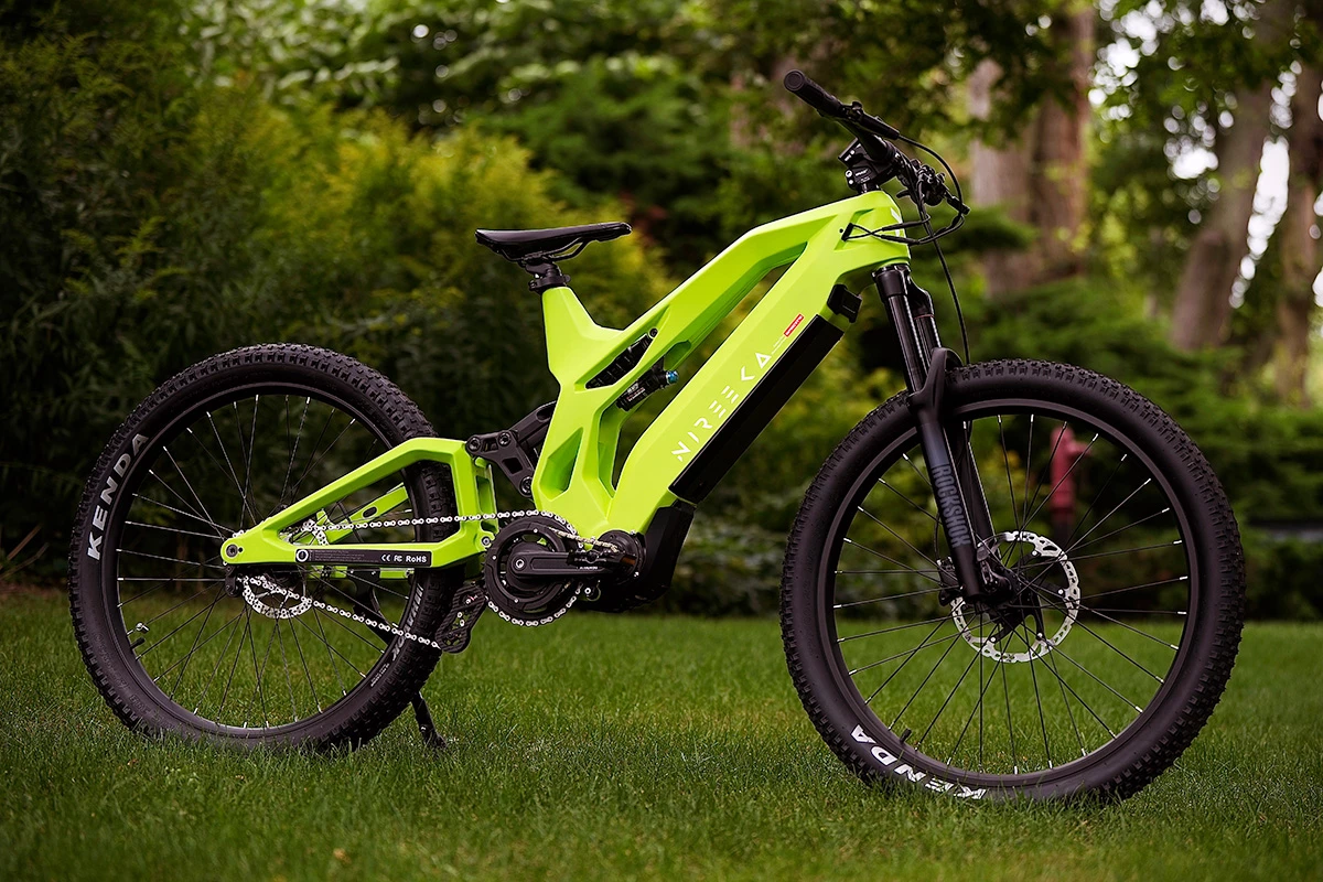 The Spectrx combines distinctive styling, a lightweight carbon fiber frame, and a really powerful 6-kW mid-drive motor for a ton of fun on two wheels