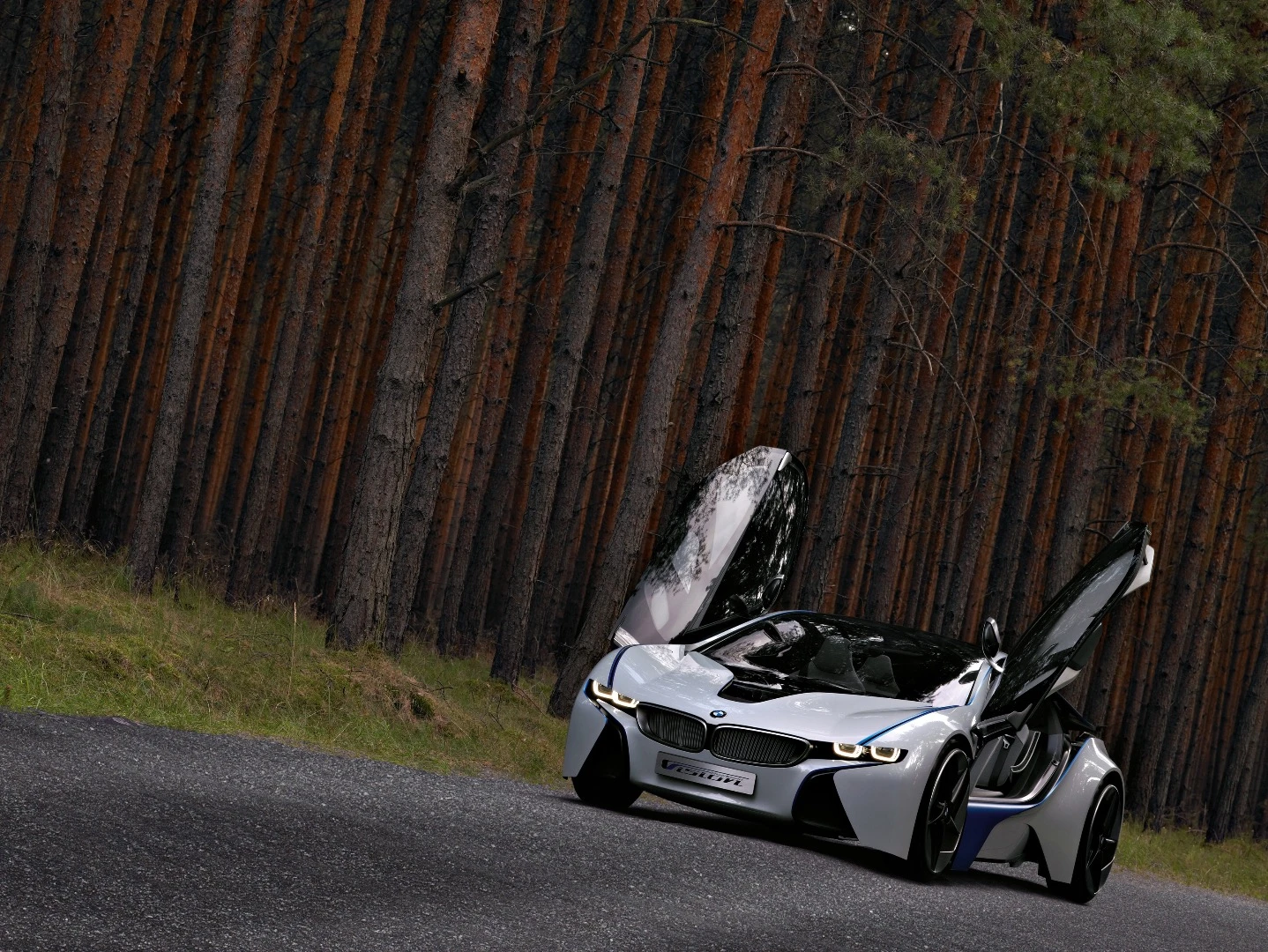 BMW introduced the Vision EfficientDynamics, which eventually became the i8, at the 2009 Frankfurt Motor Show