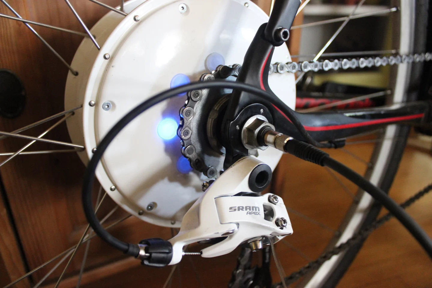 Charging the FlyKly Smart Wheel
