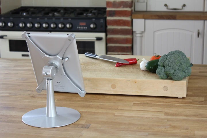The Mantis Stand from flatscreen arms