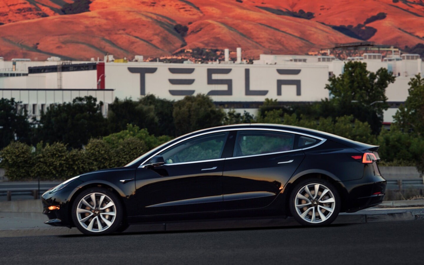 Owners of Model 3 can now access Tesla's Summon self-parking feature via an over-the-air update