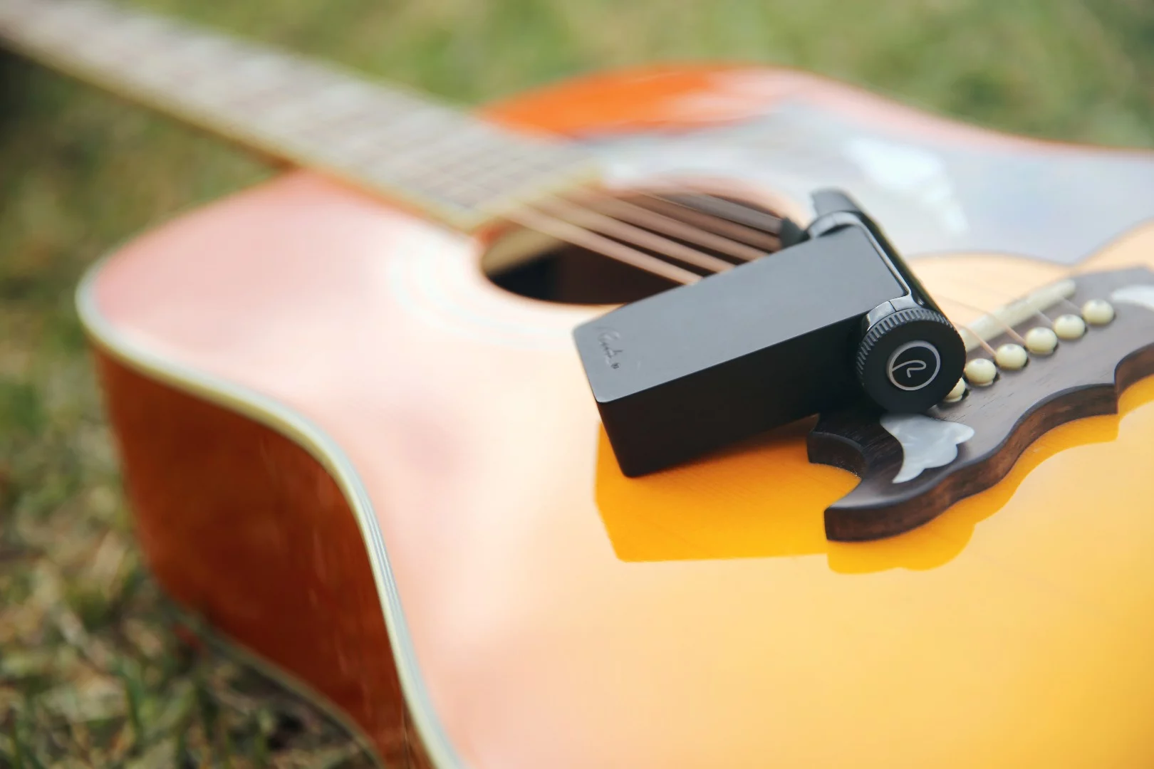 The Roadie 2 can be used to tune electric, acoustic, classical or steel guitars, as well as 7- and 12-string guitars, ukuleles, mandolins and banjos