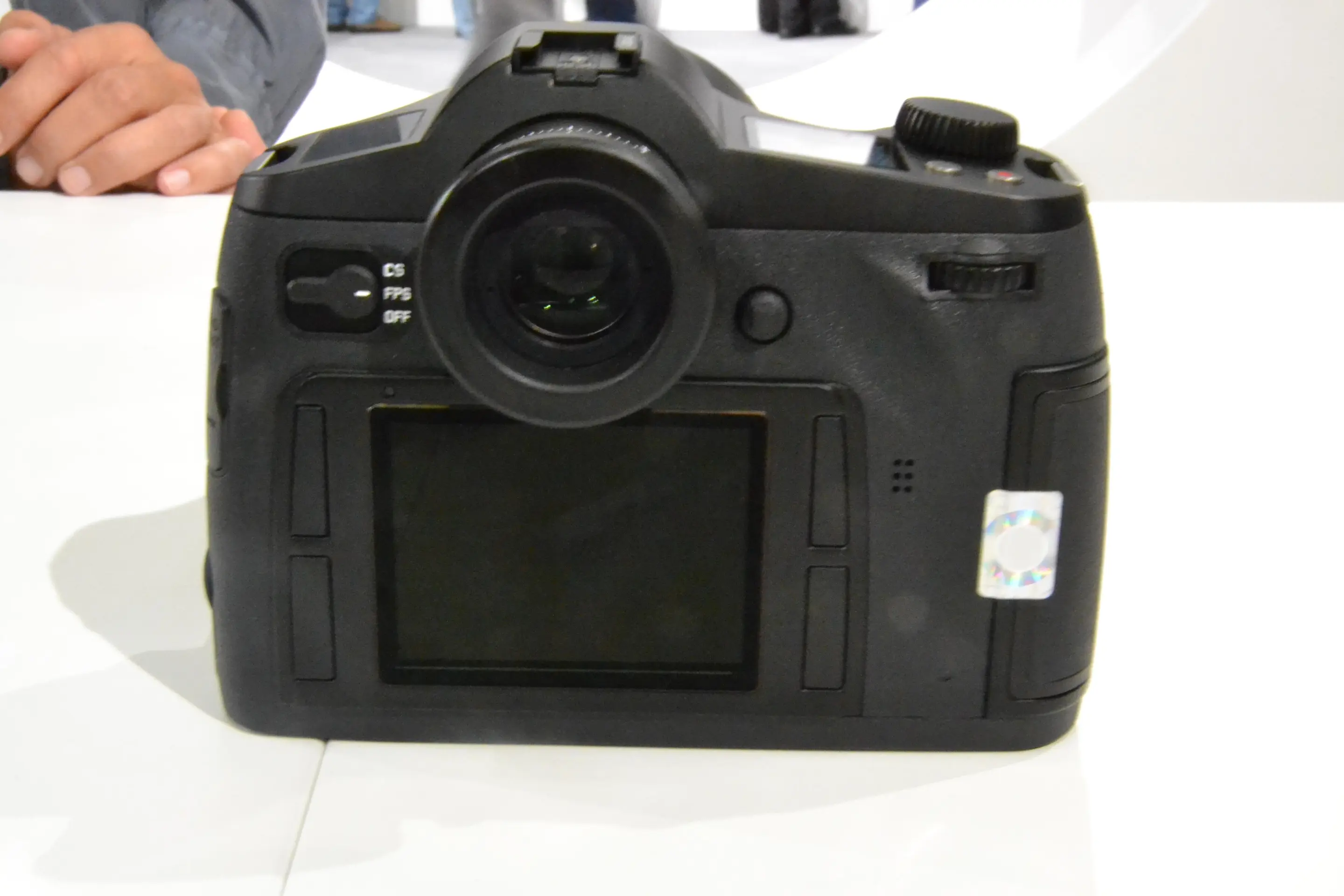 The Leica S (Type 007) has a three-inch TFT LCD, which features 921,600 pixels (Photo: Paul Ridden/Gizmag)