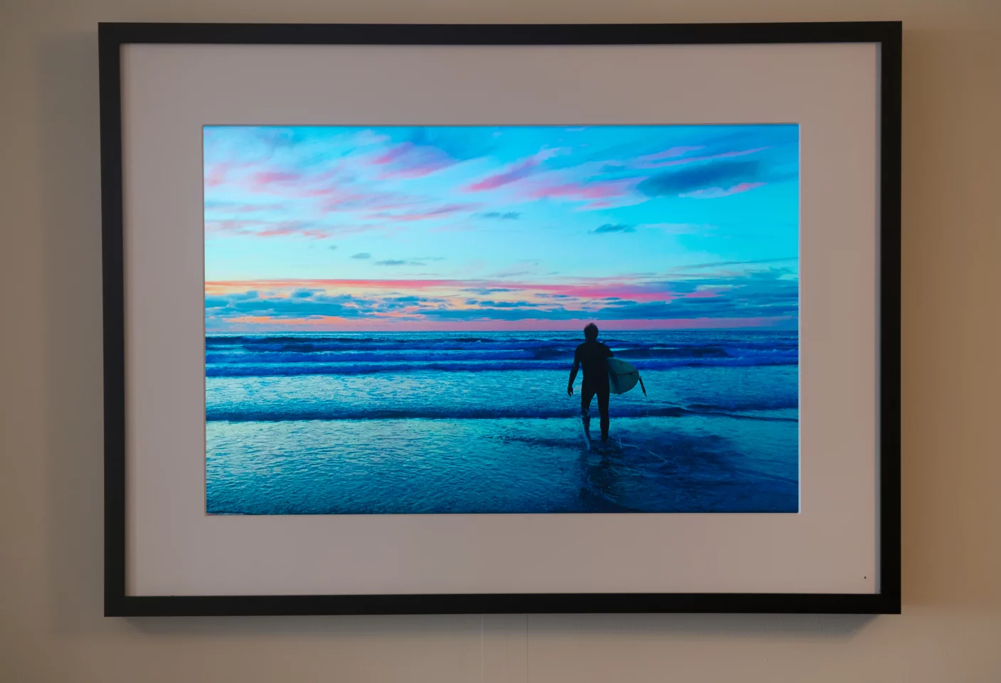 An evening playlist on the Memento Smart Frame can be used to display darker images