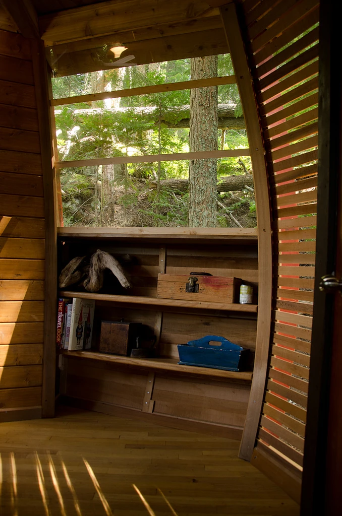 Shelf space in the HemLoft's interior (Photo: Heidi Hermanski)
