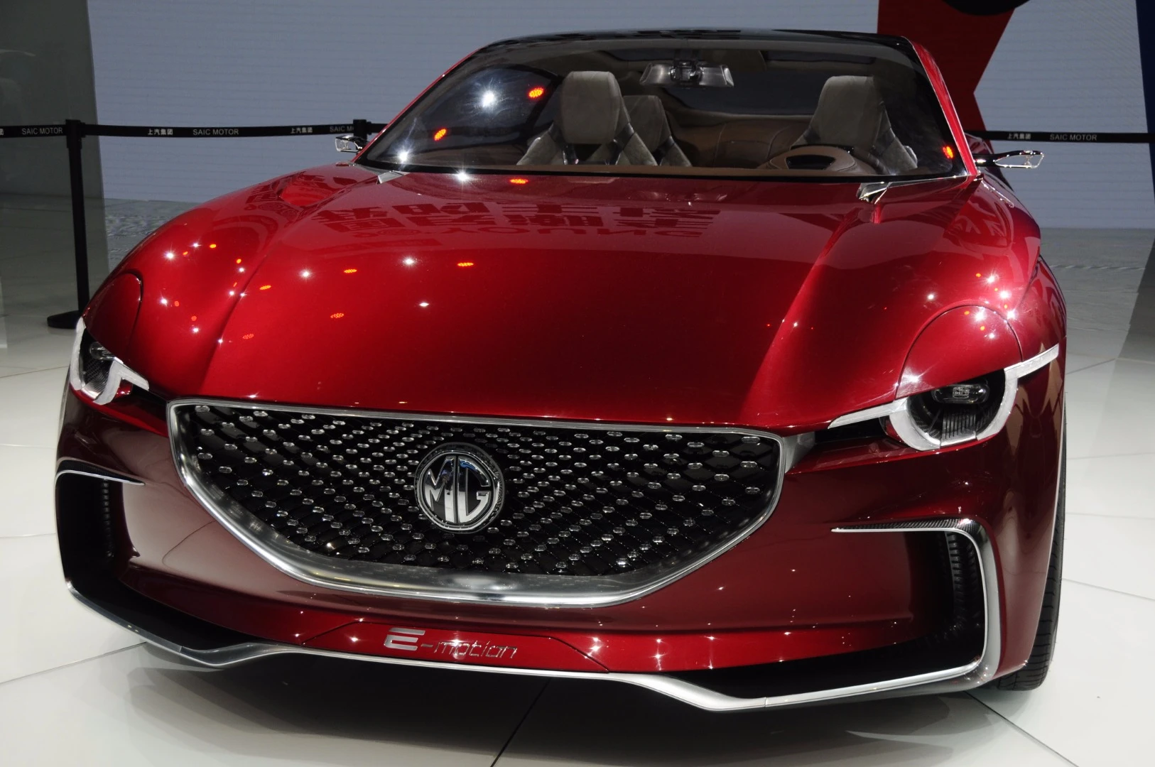 MG debuts the E-motion concept at Auto Shanghai 2017