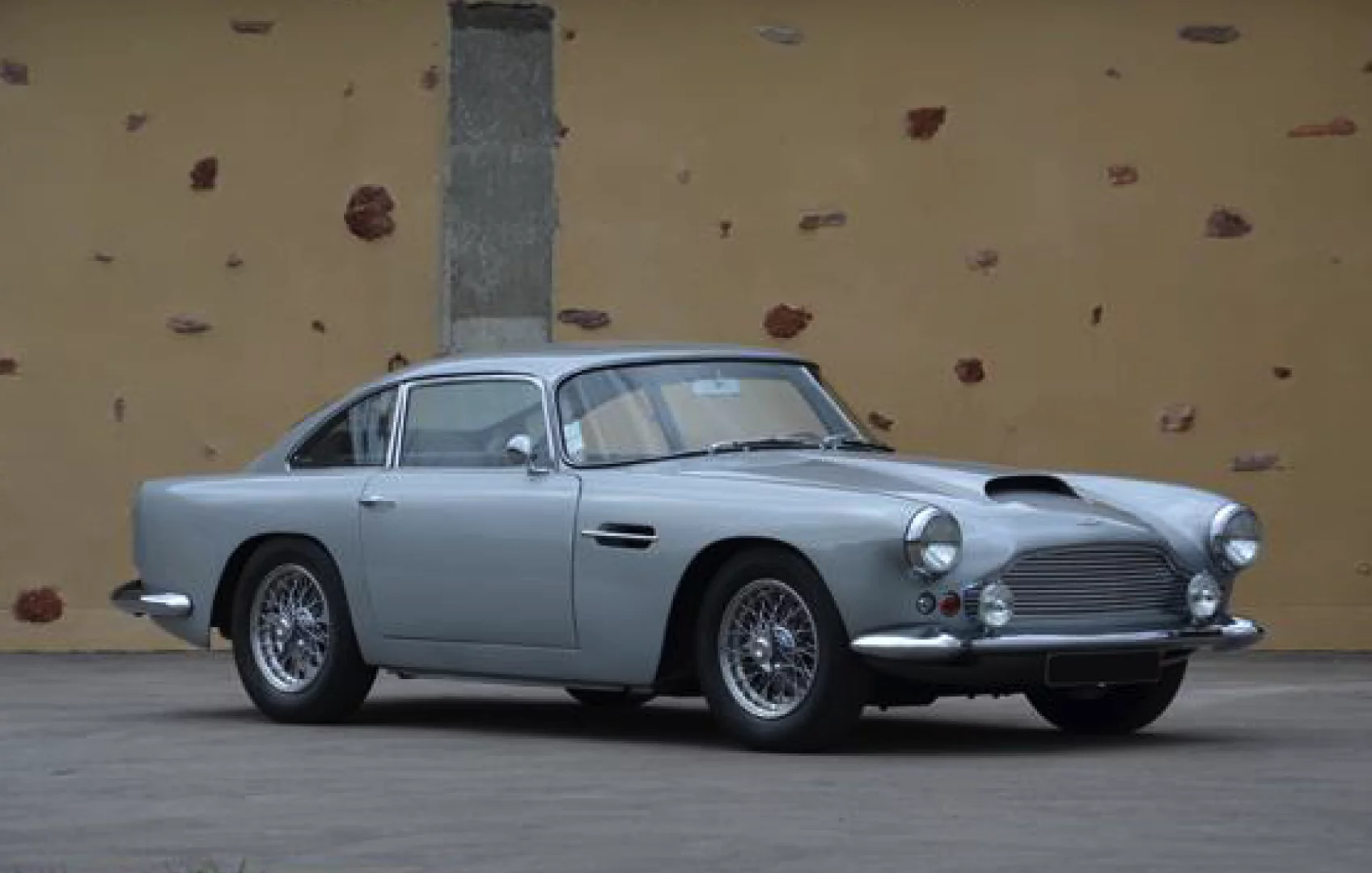 This 1969 Aston Martin DB6 Vantage was estimated to sell for between €350,000 and €400,000 and sold for €441,040