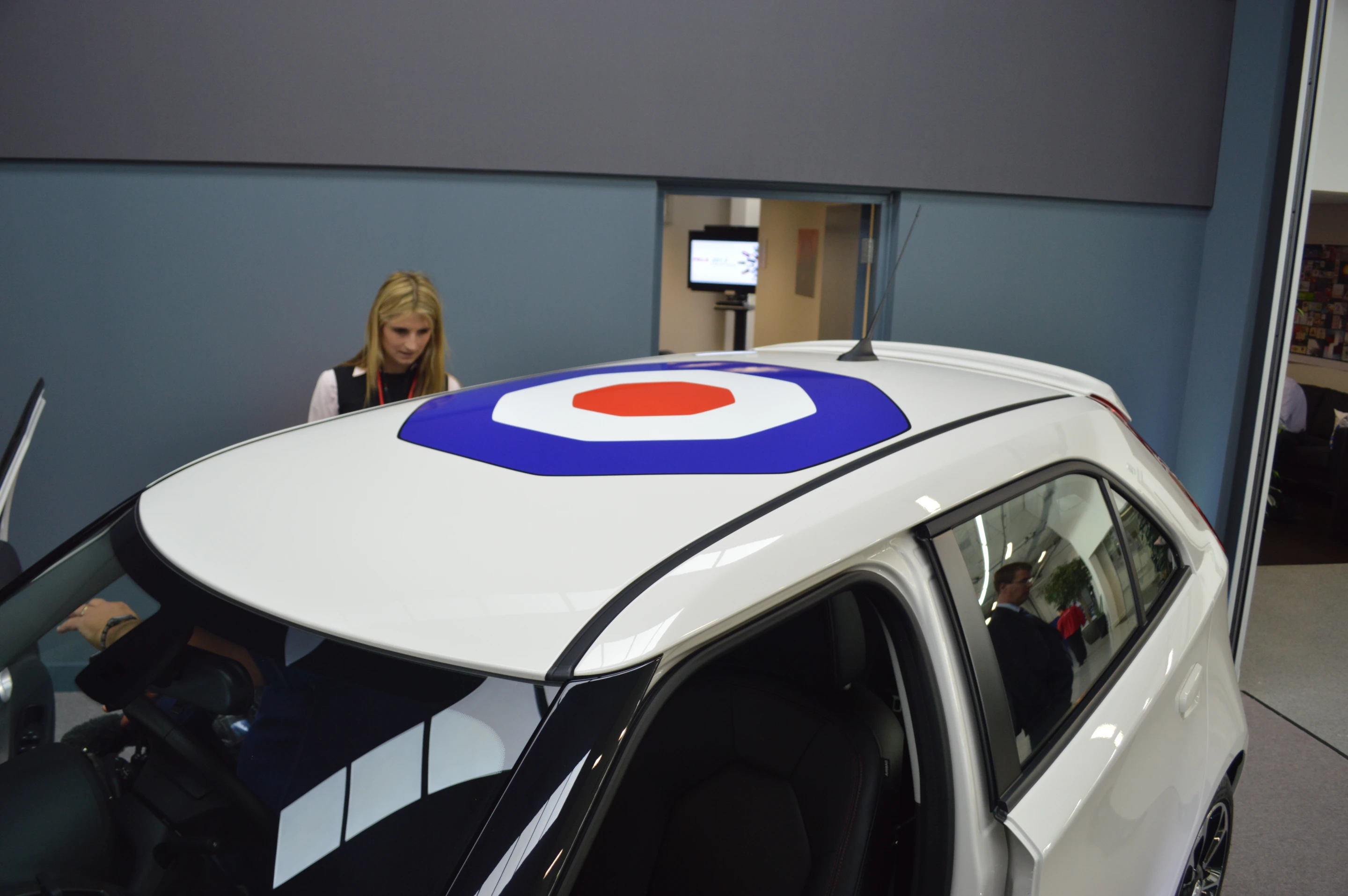 MG's octagonal take on the classic mod icon (Photo: Gizmag)